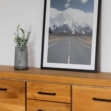 Szálloda Family With Balcony & Parking In By Renters *